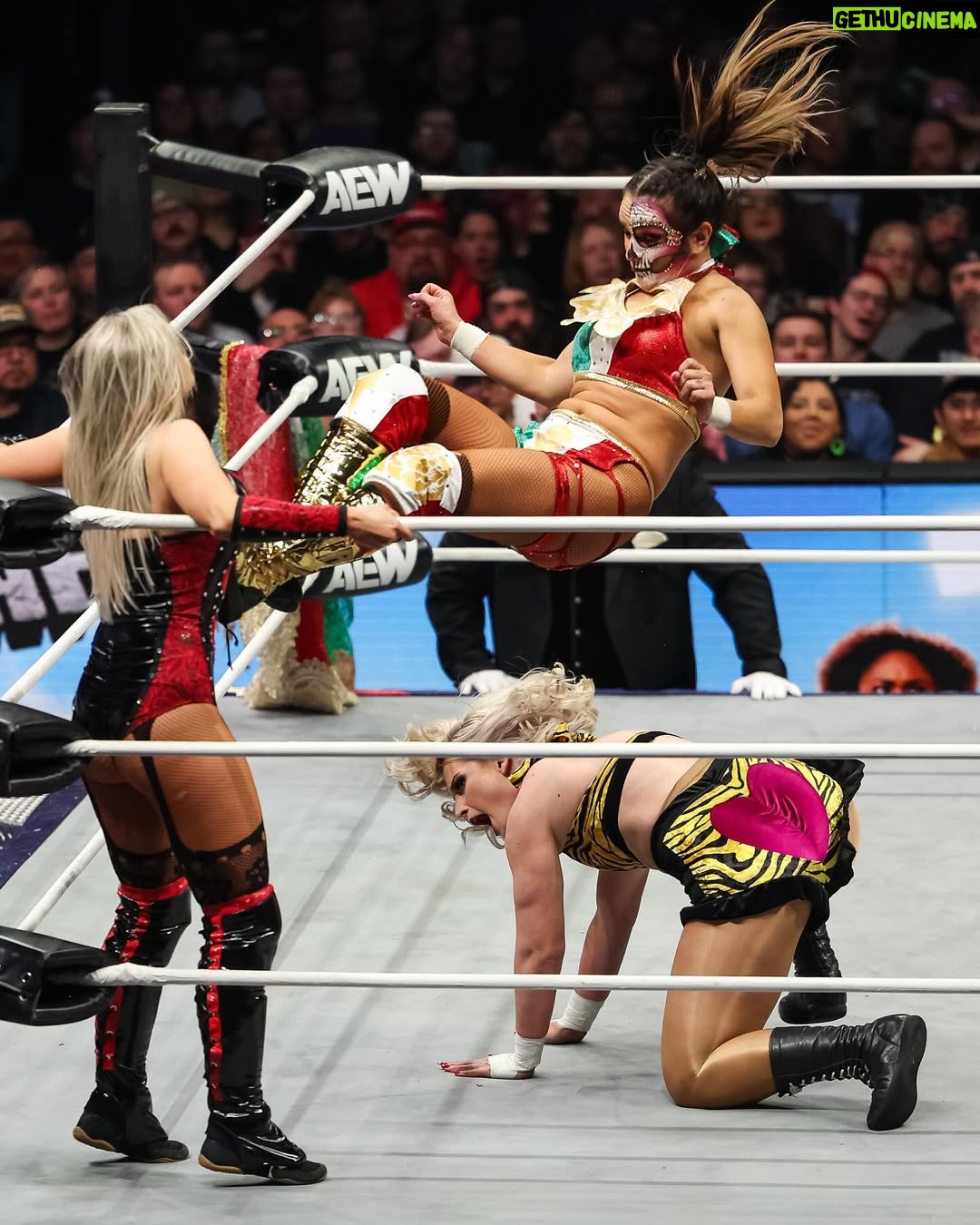 Olivia Kippen - 14.3K Likes - #AEW Womenās Champ @ToniStorm_ & @ThunderRosa22 combine forces vs @theMeganBayne & @The_PenelopeFord! | 3/26/25, #AEWDynamite
Watch #AEWDynamite on-demand on @SportsOnMax