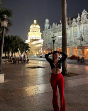 Olta Gixhari Instagram - Mi cuento de hadas Cubano