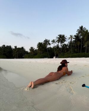 Oriola Marashi Instagram - Just when I thought life couldn’t get better… it did 🌺