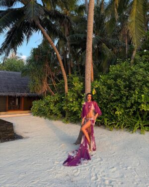 Oriola Marashi Instagram - Winter can wait ☀️