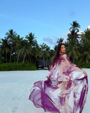 Oriola Marashi Instagram - Winter can wait ☀️