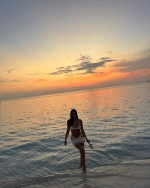 Oriola Marashi Instagram - Endless summer 🐚 🌅