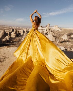 Osas Ighodaro Instagram - 💫💛💛💛💫

🎥 ~ @hulyalaleci 

#newexperiences #travel #cappadocia #turkey #osasighodaro 💫