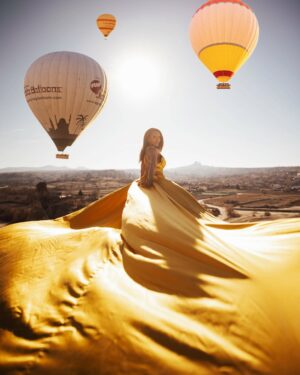 Osas Ighodaro Instagram - 💫💛💛💛💫

🎥 ~ @hulyalaleci 

#newexperiences #travel #cappadocia #turkey #osasighodaro 💫