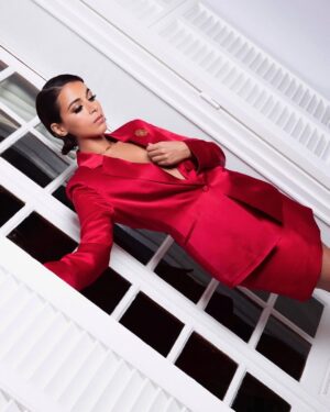 Ouidad Elma Instagram - Rouge de toi ❤️💋 🌹