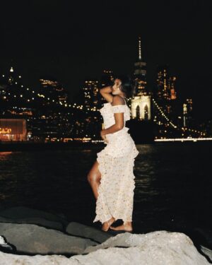 Oviya Santhakumar Instagram - New York baby🍻