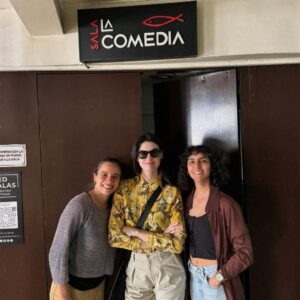 Paloma Moreno Instagram - Este Jueves estrenamos 
✨“El tiempo que no estuve”✨
Tenemos muchas ganas de compartirla con uds, y más aún en este hermoso y emblemático teatro @teatroictus 
Vayan por sus entradas 
🎟️Ticketplus Link en Bio
📆 Los esperamos de Jueves a Sábado, del 7 al 30 de Noviembre 🩷

Texto: @emilianoguera 
Dirección: @danicastillotoro 
Universo sonoro: @damiannoguera 
Co produccióm: @culturacap y @teatro_nescafe