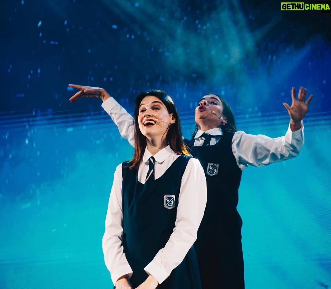 Paloma Moreno - 8.2K Likes - El tour š
Gracias a todos los que han ido a vernos!!!
Se vienen mƔs fechas para el Sur, Norte y Santiago.
Ha sido muy emocionante trabajar con amigos tan queridos y sentir el cariƱo que nos han entregado.
ā¤ļøā¤ļøā¤ļøā¤ļøā¤ļøā¤ļøā¤ļøā¤ļø
Gracias por las fotos y video @piagarridovaillant