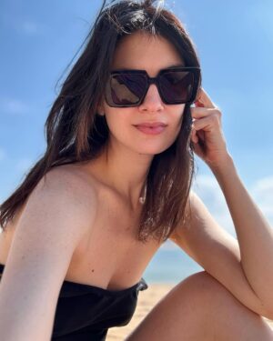 Paloma Moreno Instagram - Estas fotos se titulan: Breves momentos en los que he parado de comer y tomar 
🍷🍖