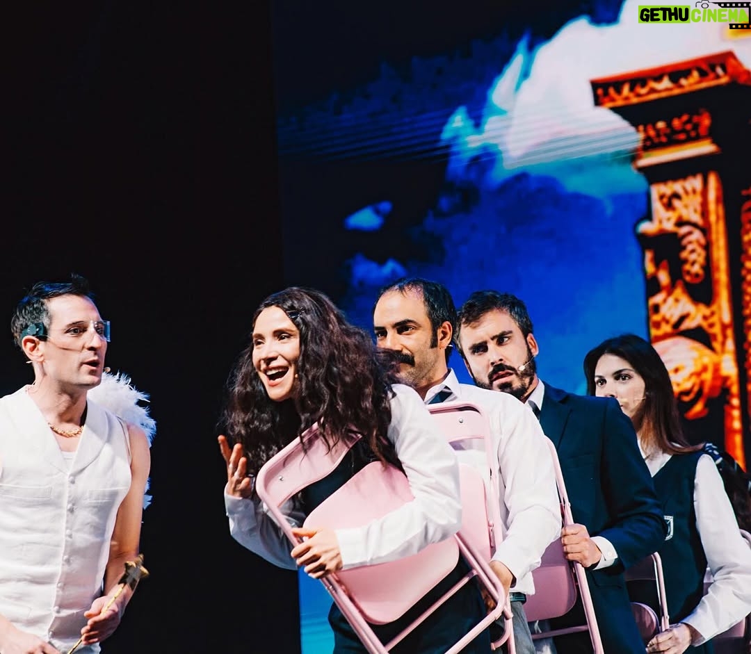 Paloma Moreno - 8.2K Likes - El tour š
Gracias a todos los que han ido a vernos!!!
Se vienen mƔs fechas para el Sur, Norte y Santiago.
Ha sido muy emocionante trabajar con amigos tan queridos y sentir el cariƱo que nos han entregado.
ā¤ļøā¤ļøā¤ļøā¤ļøā¤ļøā¤ļøā¤ļøā¤ļø
Gracias por las fotos y video @piagarridovaillant