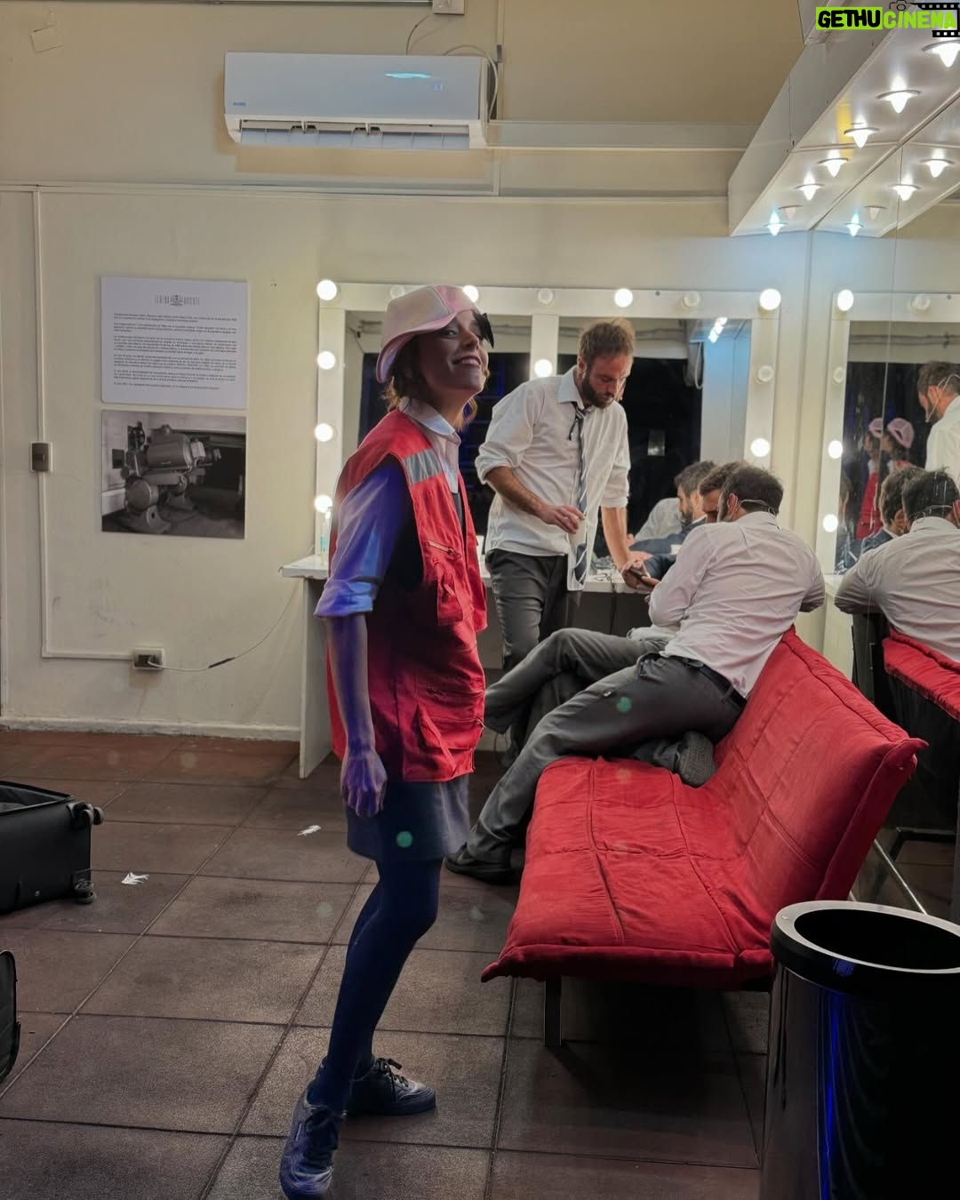 Paloma Moreno - 4.3K Likes - Ćuuuultimo dĆa de uniforme š
Hoy despedimos este proceso lleno de lugares preciosos, ataques de risa y amigos tan amados.
Por mĆ”s con uds chiquillos! Los quiero!! ā¤ļøā¤ļøā¤ļø
@danielaramirezactriz
@nicoyarzun
@fele.rojasd
@mariaomegnaoficial
@gaburzua
@gabrielcanasg
@baezaignacia