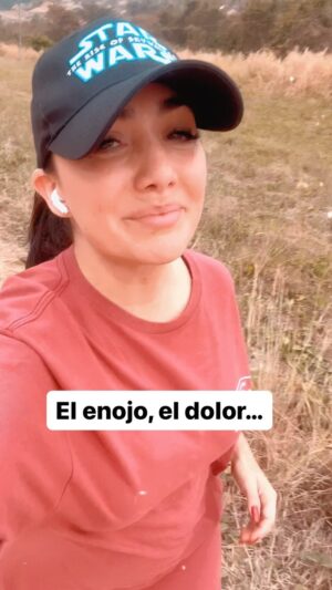 Pamela Cortes Instagram - Aunque mañana duela todo y sea peor, hay que intentarlo y comenzar. Tú, qué batalla llevas hoy? #MeteleÑeke #MañanaMeQuieroVer 🤣#NeuropatíaCrónica #Trombofilia #PamelaCortes