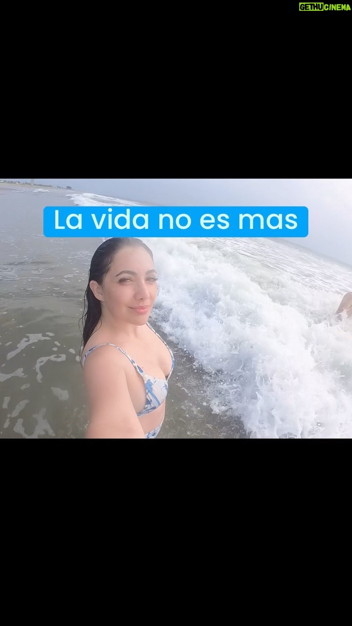 Pamela Cortes - 8.1K Likes - Entre la tristeza o angustia, el silencio y la incertidumbre, hace bien desconectarse del mundo  para conectarse con uno mismo.  #Sanando #Volviendo #SonrieUnPoco #EsLoQueHay  #PainDays #PamelaCortes