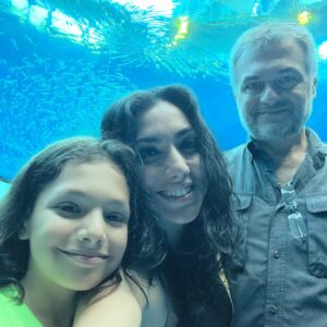 Pamela Cortes Instagram - 1. Que nuestras raíces sean UNA SOLA. 
2.Que tus enojos sean para posar en mi foto. Nada mas.
3.Que el agua y la familia limpien tus angustias.
4. Que siempre seas tú. ❤️
5.Que nadie te falte.

Feliz cumpleaños mi novio de todas las vidas. ❤️ 
⭐️ Gracias por ser quien nos cubre con sus brazos, nos sostiene y cuenta las historias mas dulces al dormir. ❤️

@david_armenio 
#DavidHarutyunyan #MisArmeniosGuayacos #PamelaCortes #EsLoQueHay #EsComoDebeSer #FelizCumpleaños