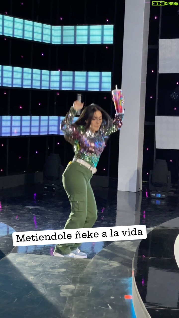 Pamela Cortes - 13K Likes - ¡ Buenoooos díassss! ⭐️❤️🎶🎶 Encuentra 5 minutos de felicidad en tu día y me cuentas cómo te sientes luego de eso. ❤️ Endorfinas al 100% 
#MetaleÑeke #QuienDijoMiedo #TomaTuDolor#PamelaCortes
