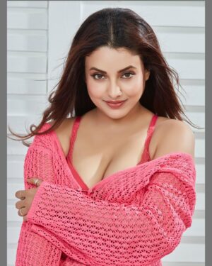 Pamela Mandal Instagram - Pink love 🌷

#follow #likeforlikes #love #instagood #instagram #followforfollowback #followme #photooftheday #bhfyp #instalike #photography #l #instadaily #picoftheday #beautiful #myself #likeforfollow #fashion #smile#hairstyles #haircolor #selflove