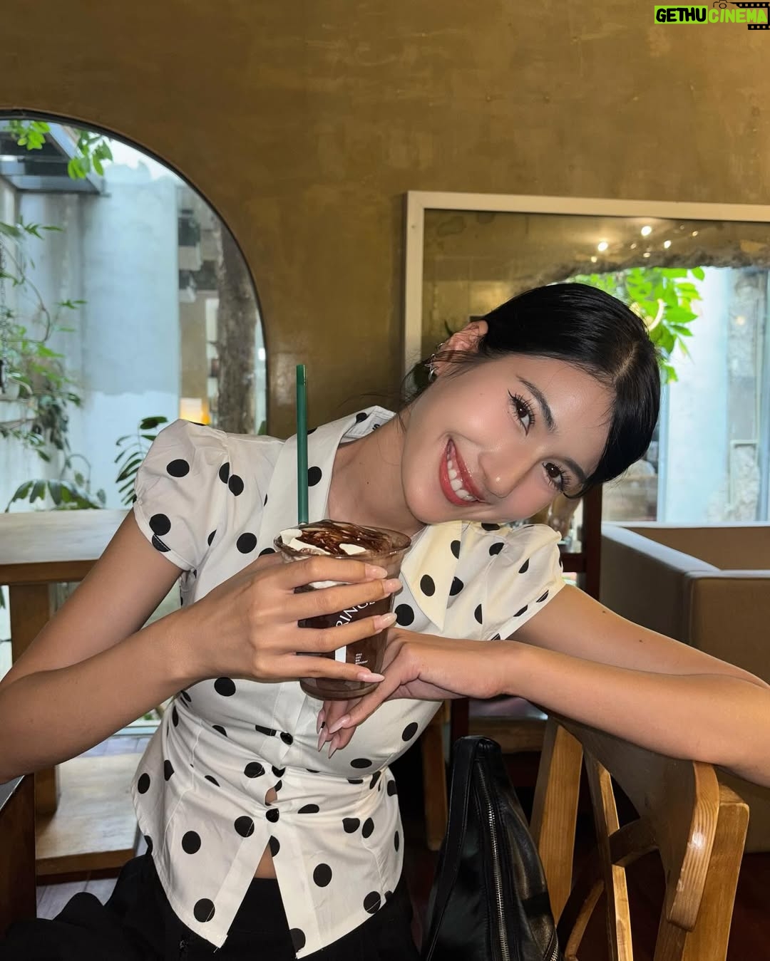 Paparwadee Chansamorn - 2.8K Likes - )̵̵̀ (̵̵́^ᴥ^)̵̵̀♡