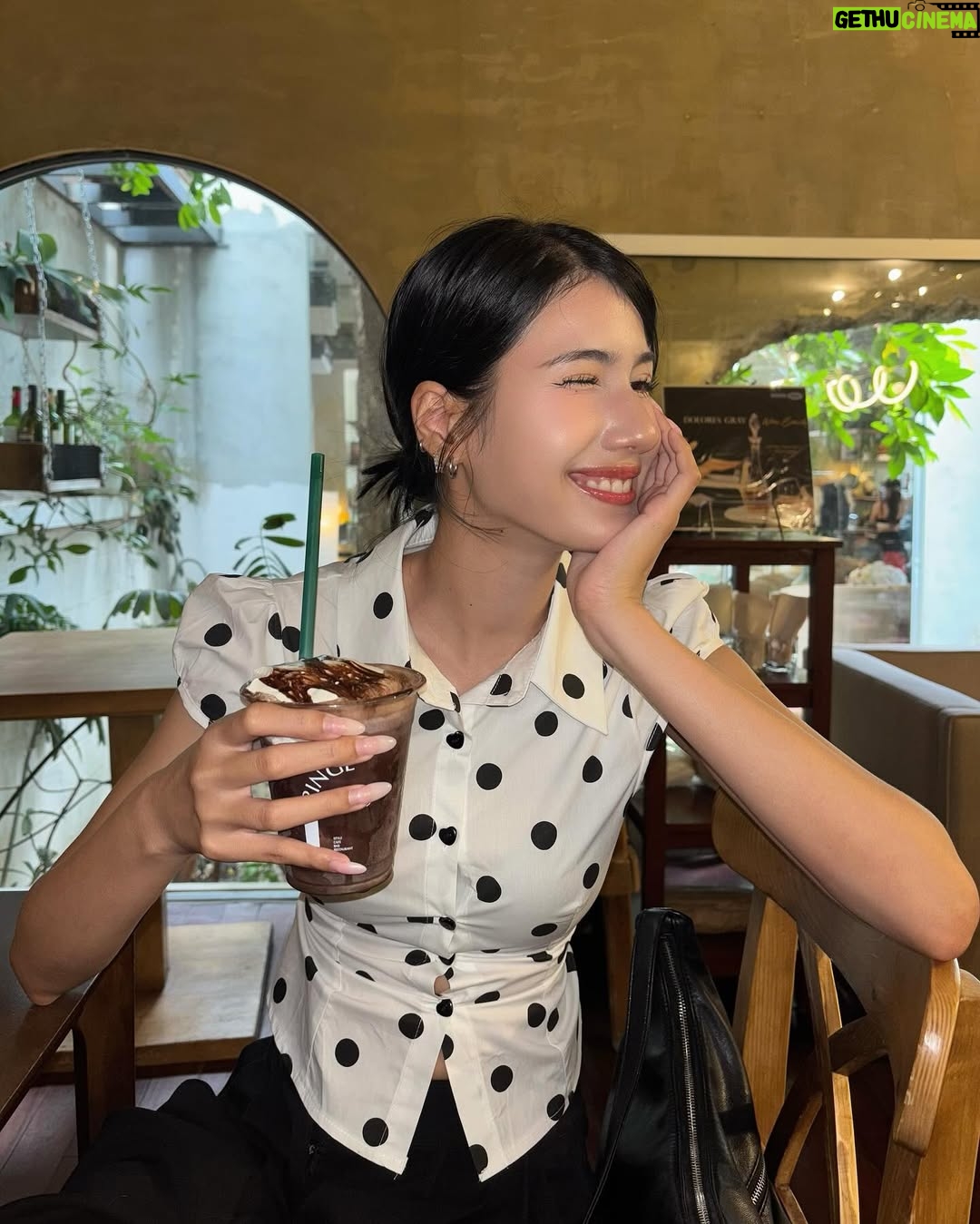 Paparwadee Chansamorn - 2.8K Likes - )̵̵̀ (̵̵́^ᴥ^)̵̵̀♡