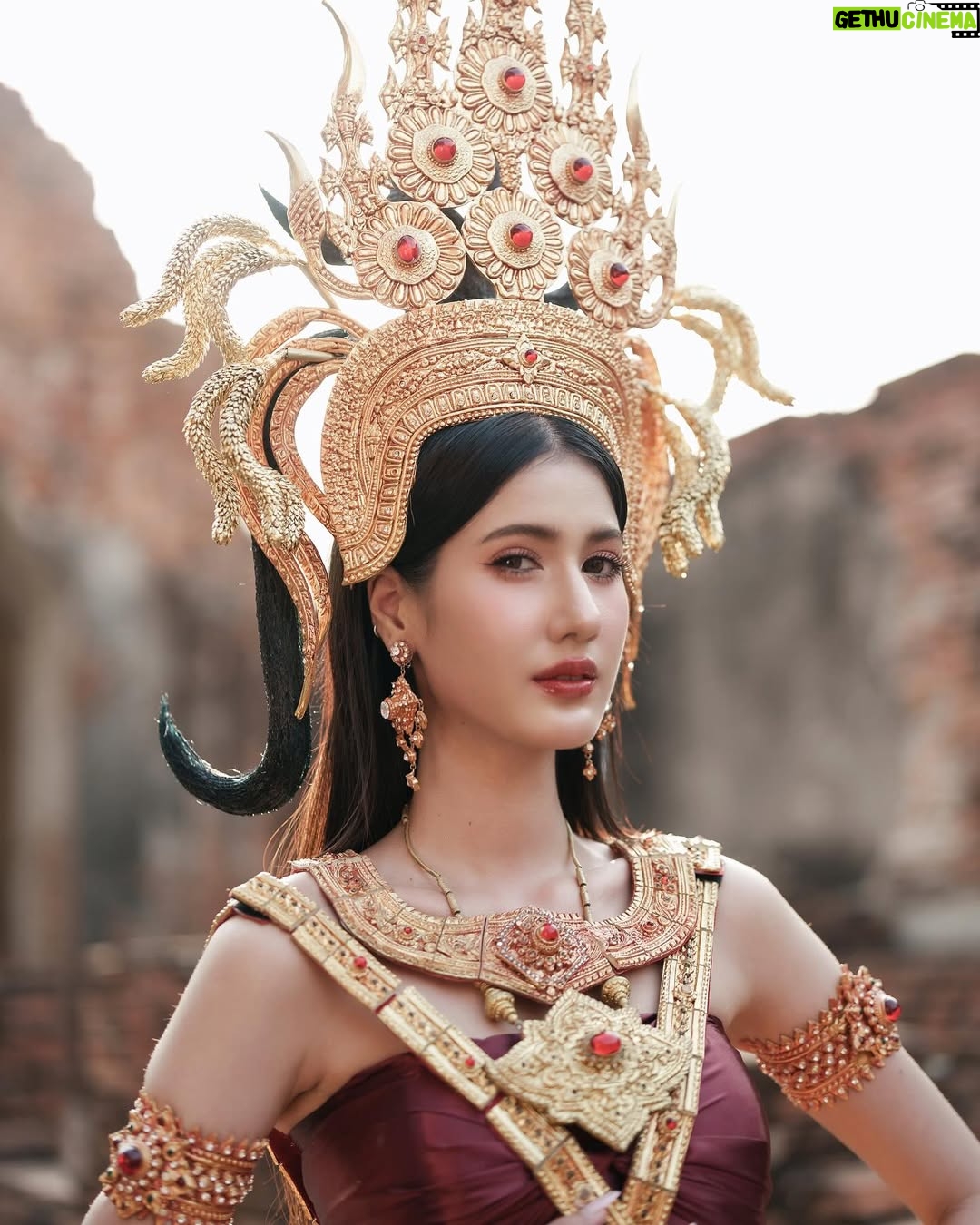 Paparwadee Chansamorn - 9.6K Likes - ใส่ชุดนางอัปสรา ต้อนรับสงกรานต์ค้า อยากใส่ชุดแบบนี้มานานแล้ว ❤️✨
แต่งหน้า @baipeemakeup_film
ทำผม @wayosansopa
ชุดไทย @noppakraw_ns
ตากล้อง @gotogallery97
