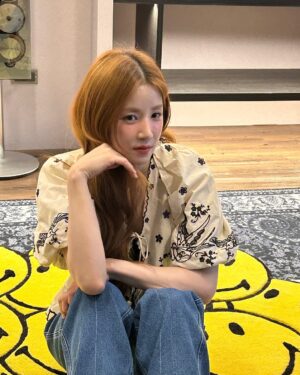 Park Cho-rong Instagram - 🍫🍩🍪