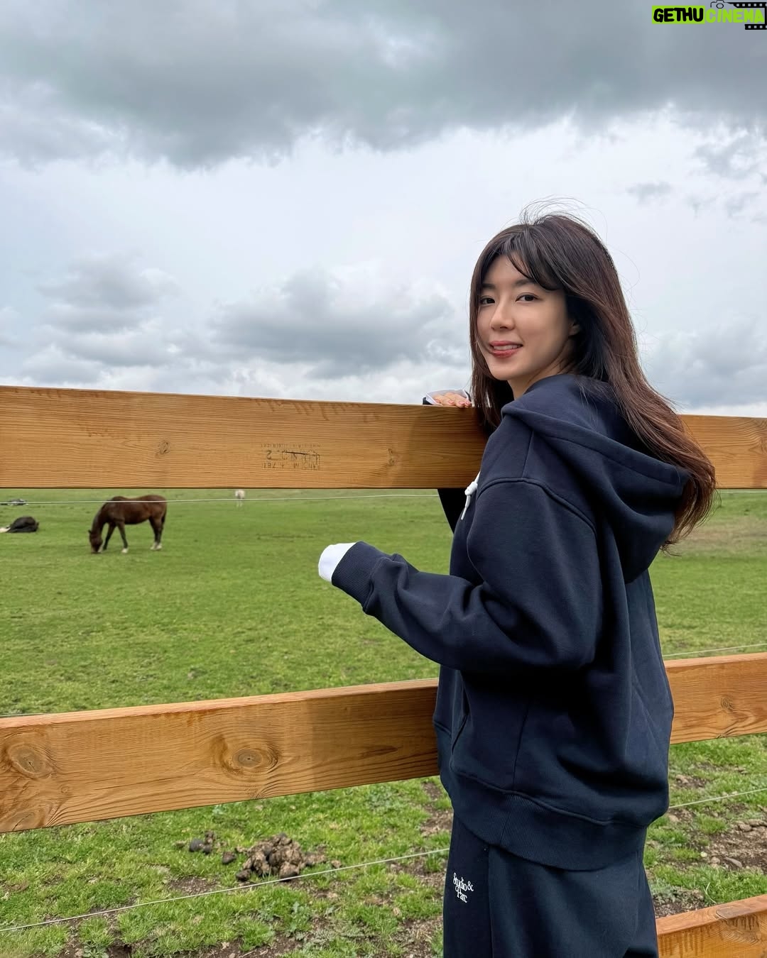 Park Han-byul - 1.9K Likes - 툭하면 가는🍦