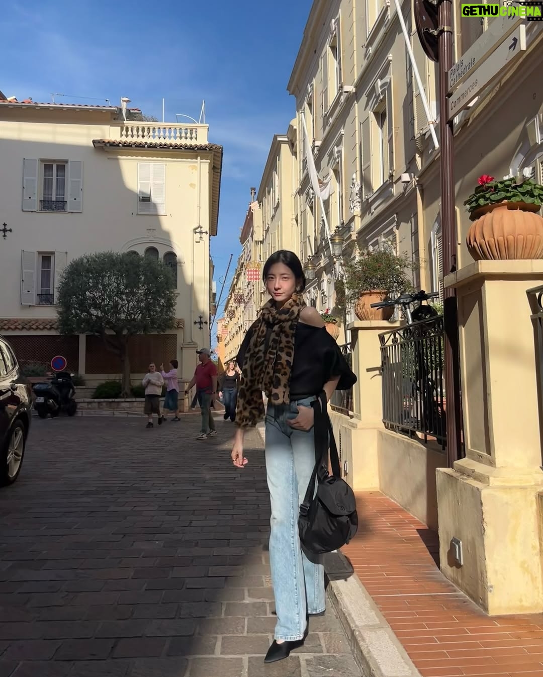 Park Ji-hyun - 54.4K Likes -