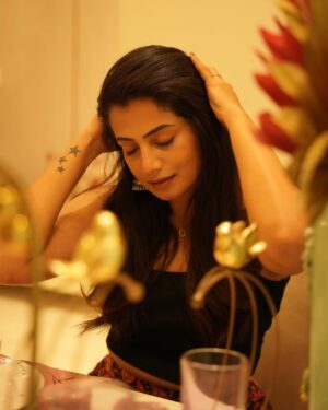 Parvathy Venkitaramanan Instagram - 🌙
.

.

@imsriharikailash @shk_photography_30