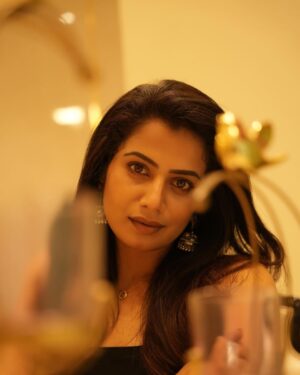 Parvathy Venkitaramanan Instagram - 🌙
.

.

@imsriharikailash @shk_photography_30