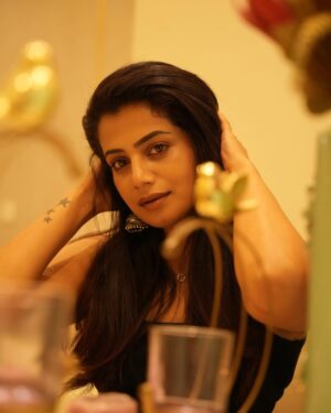 Parvathy Venkitaramanan Instagram - 🌙
.

.

@imsriharikailash @shk_photography_30