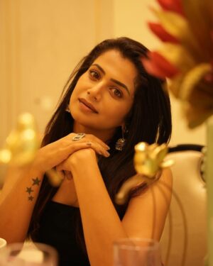 Parvathy Venkitaramanan Instagram - 🌙
.

.

@imsriharikailash @shk_photography_30