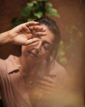 Parvathy Venkitaramanan Instagram - 🤎
.

.

@honeylang_makeup_artist 
@prasami_photography
