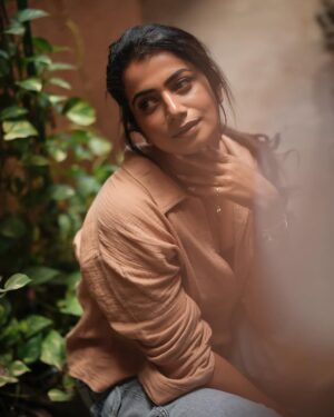 Parvathy Venkitaramanan Instagram - 🤎
.

.

@honeylang_makeup_artist 
@prasami_photography