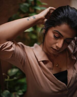 Parvathy Venkitaramanan Instagram - 🤎
.

.

@honeylang_makeup_artist 
@prasami_photography