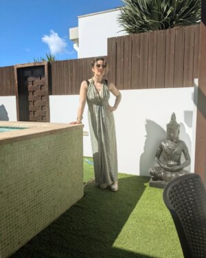 Paula Lane Instagram - Hello 39! 🌞

You feel good 

#IbizaBirthday