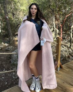 Actress Pelin Uluksar HD Photos and Wallpapers March 2025