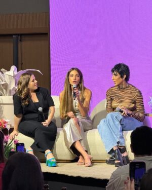 Pepita Instagram - Que iniciativa incrível!

Abraçando Você é um projeto maravilhoso realizado pela @patriciapoeta. Nele, nós, mulheres de todos os tipos e formas, temos um espaço para dedicar nosso tempo a informar e trocar experiências, valorizando nossas diferenças criando uma grande rede de apoio.

Obrigada pelo convite! ❤️
