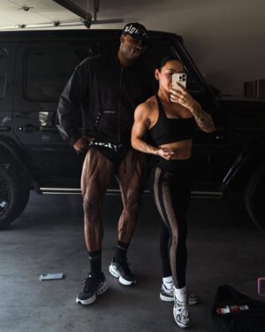 Perla Montemayor Instagram - When you grind with someone who’s just as locked in it hits different.
No distractions.No excuses.
We ain’t just showing up…we’re setting the bar!

#FitnessCouple #Fitness