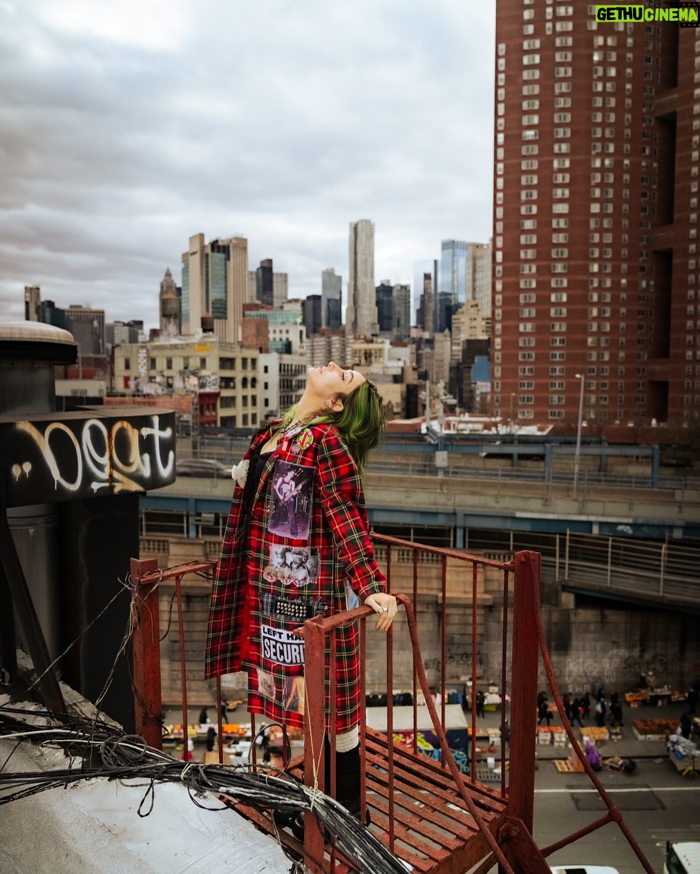 Phem - 2.6K Likes - they call me phem for a reason —> we crushed a whole day in a new york minute. 🗽thank u NYC for the luv & the good pizza —- > Montreal tonight 🇨🇦