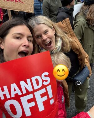 Phillipa Soo Instagram - This is what democracy looks like. Indivisible, with Liberty and Justice for all. #handsoff 

@indivisibleteam @moveon @womensmarch @nyclu 

https://handsoff2025.com/about