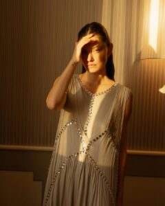 Actress Phoebe Tonkin HD Photos and Wallpapers March 2025