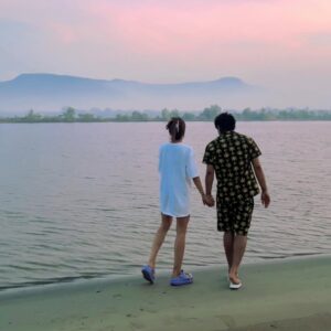 Pich Sophea Instagram - ក្តីស្រលាញ់មិនថាស្រលាញ់ក្នុងន័យមួយណាទេ អោយតែមានភាពស្មោះត្រង់ចេះជួយគ្នាទៅវិញទៅមក ចាំមើលគ្នាជួយលើកទឹកចិត្តគ្នា ការពារគ្នា នោះហើយបានហៅថាការស្រលាញ់SVR X SP 💙💜
@chhornsovannareach