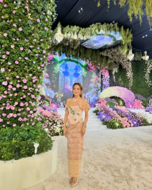Pich Sophea Instagram - ចូលរួមកម្មវិធីពេលព្រឹក ពិធីហែរជំនូន អាពាហ៍ពិពាហ៍ក្មួយស្រីនា និងវិសាល
@leap_heng_new_style_taylor 
@pov__makeup_artist