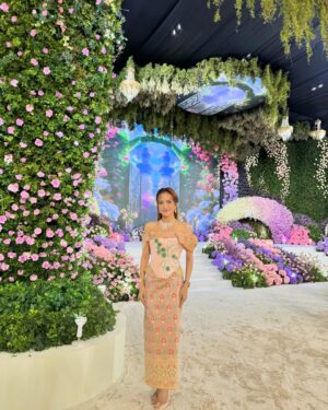Pich Sophea Instagram - ចូលរួមកម្មវិធីពេលព្រឹក ពិធីហែរជំនូន អាពាហ៍ពិពាហ៍ក្មួយស្រីនា និងវិសាល
@leap_heng_new_style_taylor 
@pov__makeup_artist