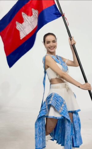 Pich Sophea Instagram - បងប្អូនចូលស្តាប់នឹងមានកម្លាំង សាកទាយមើលបទអ្វី?
@zono.official8