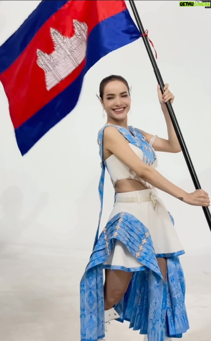 Pich Sophea - 1.7K Likes - បងប្អូនចូលស្តាប់នឹងមានកម្លាំង សាកទាយមើលបទអ្វី?
@zono.official8