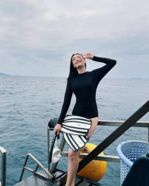 Pichukkana Wongsarattanasin Instagram - 🌴🤿🩵 เจอแล้วววว~ คนที่ตามถ่ายรูปให้บนเรือ ⛴️🌊☀️ ถึงแม้ว่าเค้าจะเมาเรือมากก็ตาม แฮ่ๆ 🩷  @paipartith 🥴🥹😝