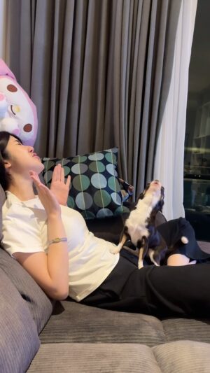 Pinyadar Salinvarradar Instagram - ขอมือ แต่ได้ ???? 🤣