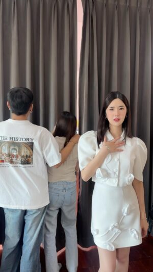 Pinyadar Salinvarradar Instagram - โอ้ยใจมันเจ็บเห็นเค้ารักกัน ❤️‍🩹 outfit @silhouette_official
