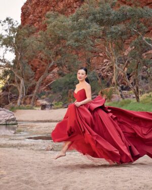 Poh Ling Yeow Instagram - Thank you @womensweeklymag for the privilege. To be at 50, running through the gripping beauty of the Australian desert in insanely gorgeous gowns and being able to tell the story of my grief for Mum; to have the magazine fortuitously on shelves the day before the 2nd anniversary of her passing….I’m overwhelmed with gratitude and the deepest sorrow all at once, because one of the most innate longings of a daughter is to feel the pride of her greatest witness, and this a mother is. The day I saw the cover for the first time, all I could see was her, in my face, my hands, my stance….i have more to say but it won’t fit because I have to thank all the wonderful people who made this happen, so please keep reading (if you’re interested) in the comments section which I have pinned below 👇 

Thank you to the Upper Southern Arrernte people of Wurre (Rainbow Valley) and the Central Arrernte people of Rungutjirpa (Simpsons Gap), the Traditional Owners of the lands on which we photographed and filmed this cover story. 

Thank you to the glorious @womensweeklymag team for picking me to be their Christmas cover girl and for all the skills and expertise that went into this joyous result including the @ntaustralia team. It’s an experience I’ll never forget, not to mention the fanning of the heinous flies, at least 1 consumed by @brewbevanphoto and for our interesting family dinners at the Juicy Rump! 

Sincere gratitude to all the Australian designers involved especially those who worked so hard on custom made pieces right up to the last minute to make this shoot as magical as it was @velani @voellk @leolin_official @cappellazzocouture @tjanpidesertweavers @nobleandprecious @millwoods @jasongrech 

♥️ This edition is now in store ♥️

Editor: @sophieted 
Words: @samanthatrenoweth 
Photography: @brewbevanphoto
Creative Director: @joshbeggs
Styling: @mattiecronan @lillyveitch
Location: @NTaustralia