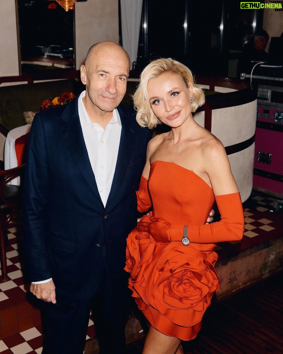 Polina Gagarina - 111.5K Likes - А вот и фотографии!🥰 Все не поместились! Ну хоть часть ! Пересматриваю и улыбаюсь 🥰 улыбнитесь и вы! Сколько радости и счастья! #полинагагарина #гагаринапоехали #др #18мнеуже
